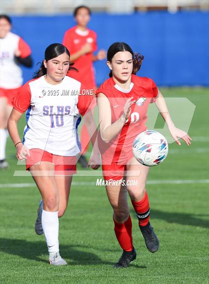 Thumbnail 1 in American vs. San Leandro photogallery.