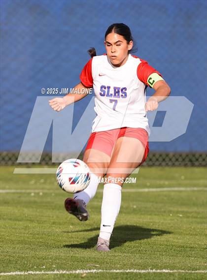 Thumbnail 3 in American vs. San Leandro photogallery.