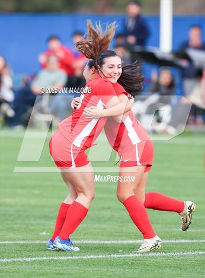 Thumbnail 3 in American vs. San Leandro photogallery.