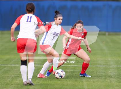 Thumbnail 2 in American vs. San Leandro photogallery.