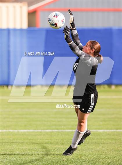Thumbnail 3 in American vs. San Leandro photogallery.