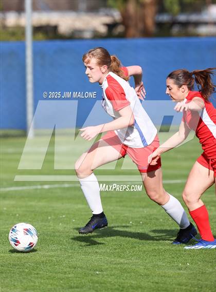 Thumbnail 3 in American vs. San Leandro photogallery.