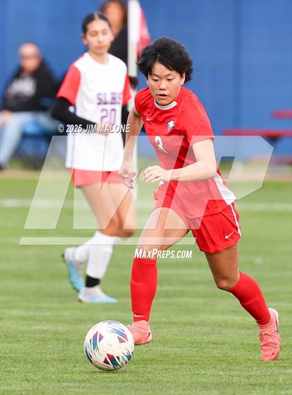 Thumbnail 2 in American vs. San Leandro photogallery.
