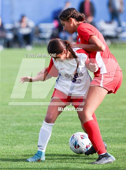 Thumbnail 2 in American vs. San Leandro photogallery.