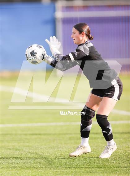 Thumbnail 2 in American vs. San Leandro photogallery.