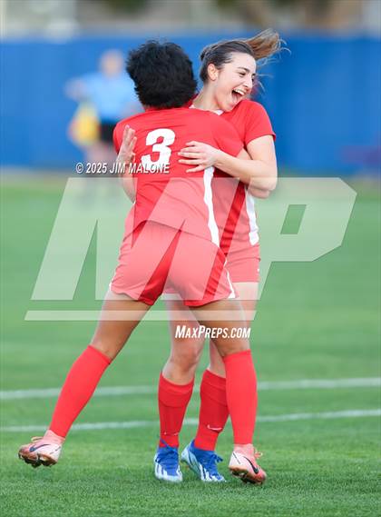 Thumbnail 3 in American vs. San Leandro photogallery.