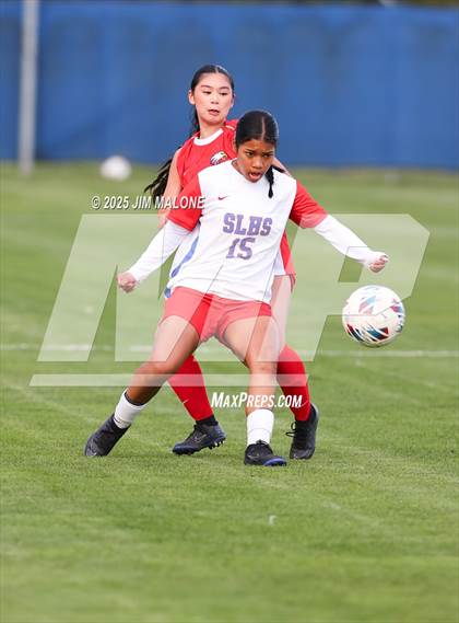 Thumbnail 2 in American vs. San Leandro photogallery.