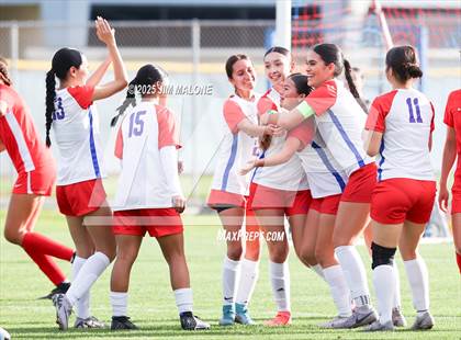 Thumbnail 2 in American vs. San Leandro photogallery.