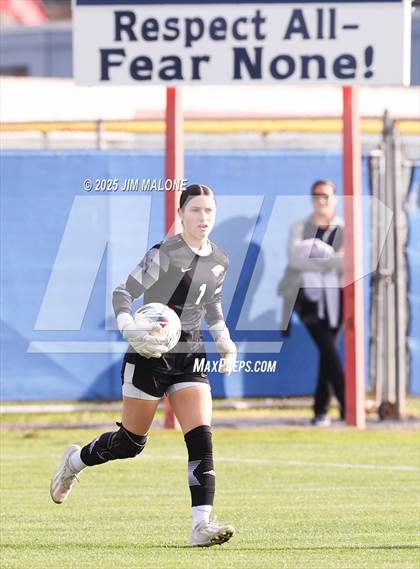 Thumbnail 3 in American vs. San Leandro photogallery.