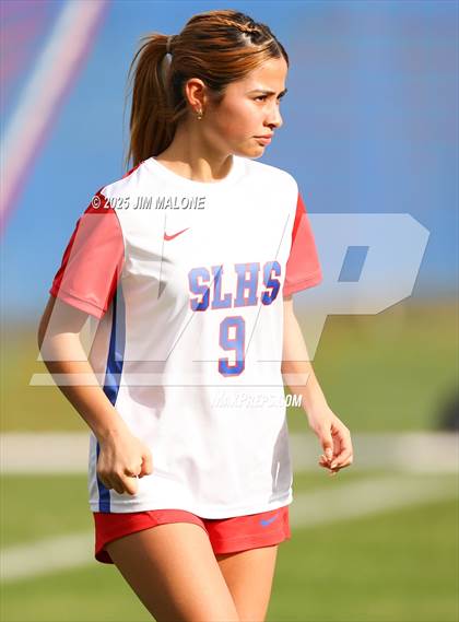 Thumbnail 3 in American vs. San Leandro photogallery.