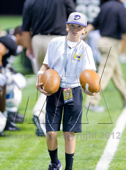 Thumbnail 2 in THSCA All-Star Football Game photogallery.