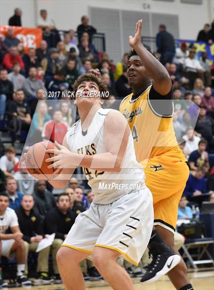 Thumbnail 3 in Cleveland Heights vs. Centerville photogallery.