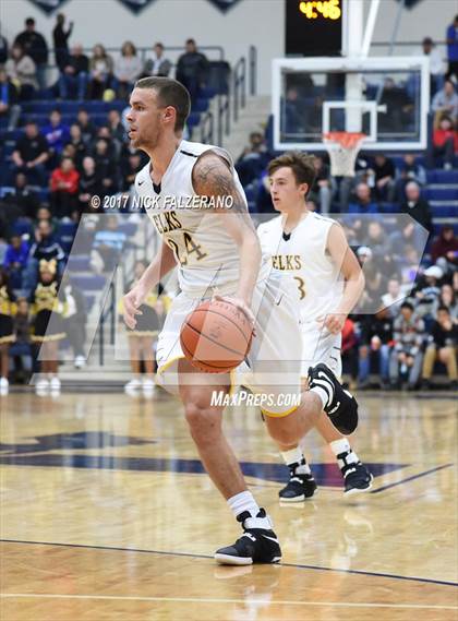 Thumbnail 1 in Cleveland Heights vs. Centerville photogallery.