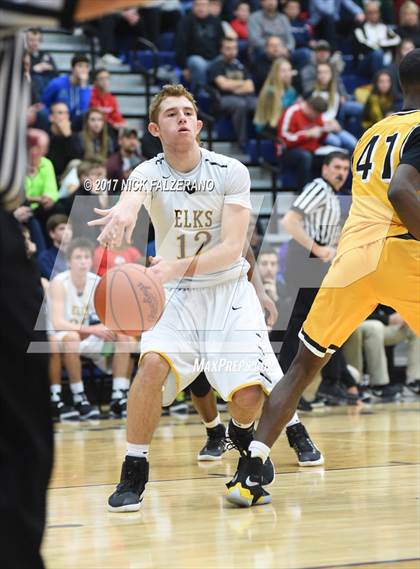 Thumbnail 1 in Cleveland Heights vs. Centerville photogallery.