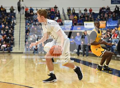 Thumbnail 3 in Cleveland Heights vs. Centerville photogallery.