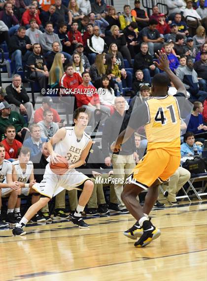 Thumbnail 2 in Cleveland Heights vs. Centerville photogallery.