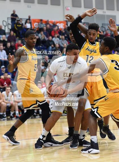 Thumbnail 3 in Cleveland Heights vs. Centerville photogallery.