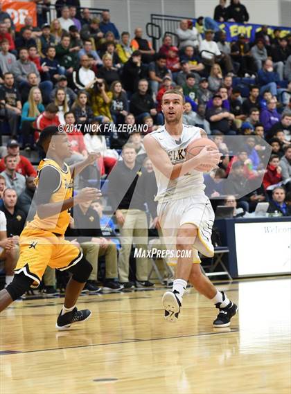 Thumbnail 1 in Cleveland Heights vs. Centerville photogallery.