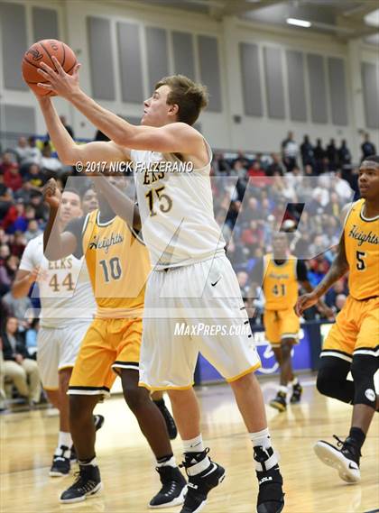 Thumbnail 3 in Cleveland Heights vs. Centerville photogallery.