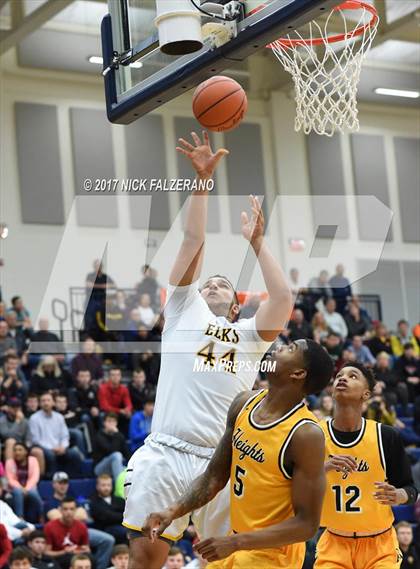 Thumbnail 2 in Cleveland Heights vs. Centerville photogallery.