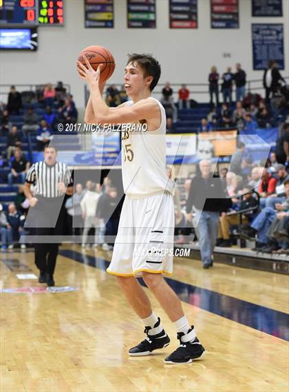 Thumbnail 1 in Cleveland Heights vs. Centerville photogallery.
