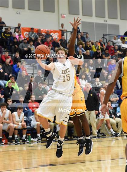 Thumbnail 2 in Cleveland Heights vs. Centerville photogallery.