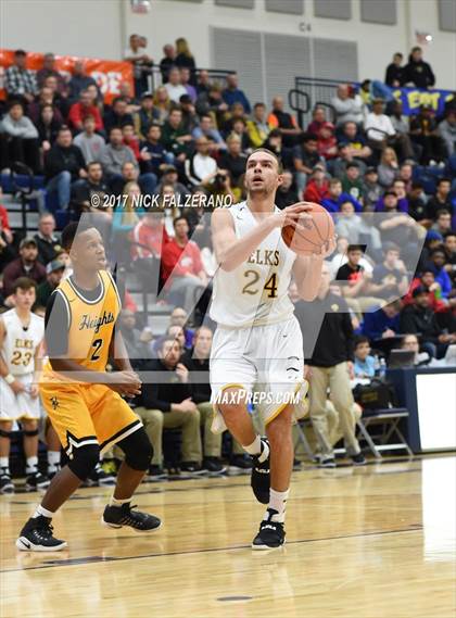 Thumbnail 2 in Cleveland Heights vs. Centerville photogallery.