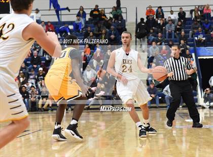 Thumbnail 1 in Cleveland Heights vs. Centerville photogallery.
