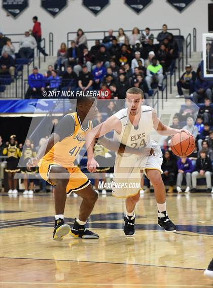Thumbnail 2 in Cleveland Heights vs. Centerville photogallery.