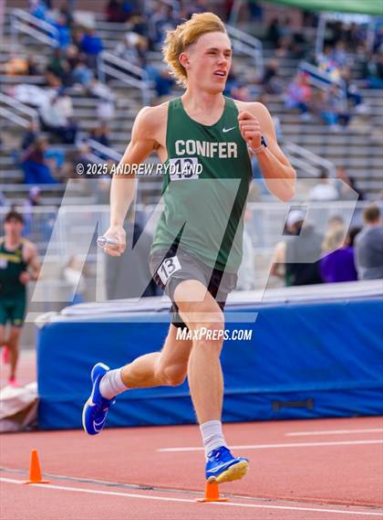 Thumbnail 1 in Huskie Twilight (Relays) photogallery.