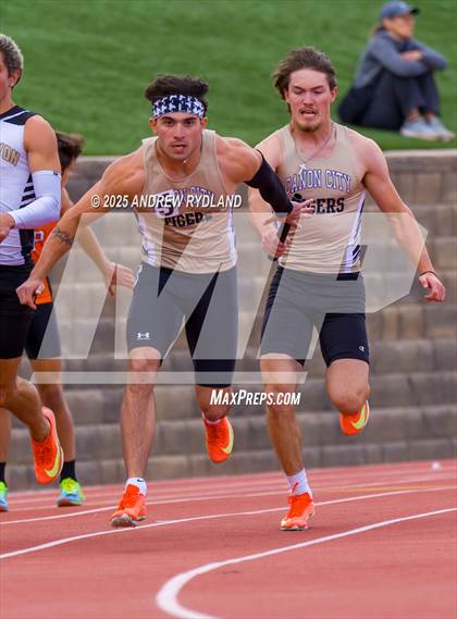 Thumbnail 2 in Huskie Twilight (Relays) photogallery.