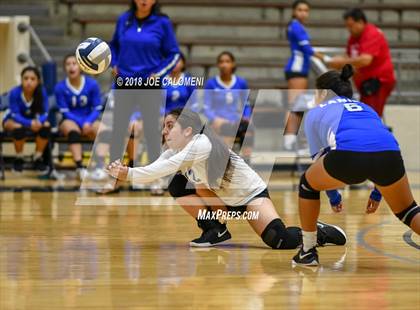 Thumbnail 2 in Burbank vs Lanier [Sidney] photogallery.
