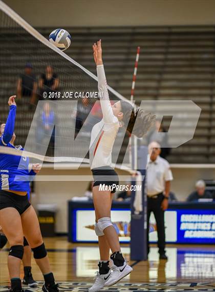 Thumbnail 1 in Burbank vs Lanier [Sidney] photogallery.