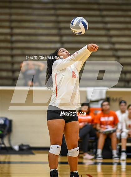 Thumbnail 2 in Burbank vs Lanier [Sidney] photogallery.