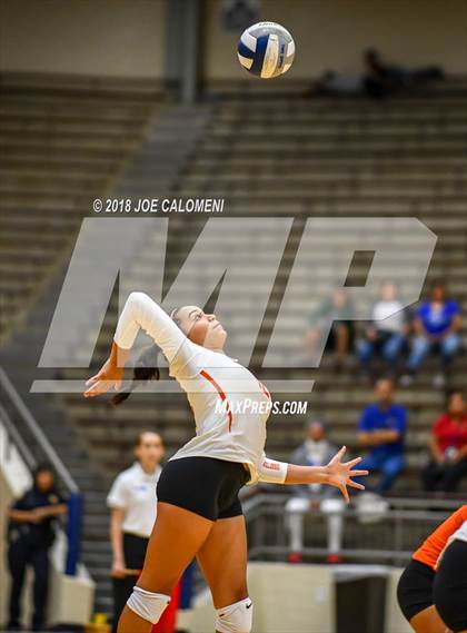 Thumbnail 3 in Burbank vs Lanier [Sidney] photogallery.