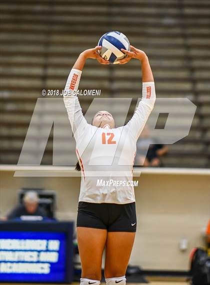 Thumbnail 2 in Burbank vs Lanier [Sidney] photogallery.