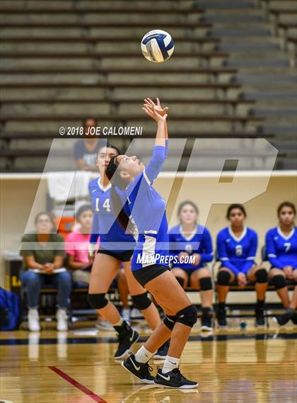 Thumbnail 2 in Burbank vs Lanier [Sidney] photogallery.