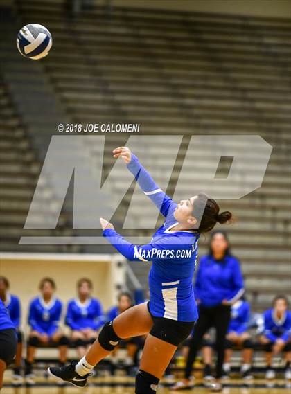 Thumbnail 1 in Burbank vs Lanier [Sidney] photogallery.