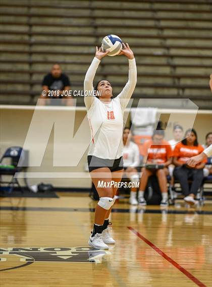 Thumbnail 2 in Burbank vs Lanier [Sidney] photogallery.