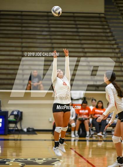 Thumbnail 3 in Burbank vs Lanier [Sidney] photogallery.