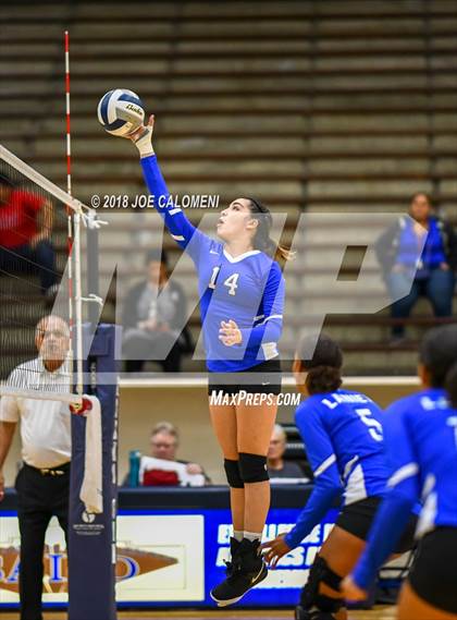 Thumbnail 1 in Burbank vs Lanier [Sidney] photogallery.