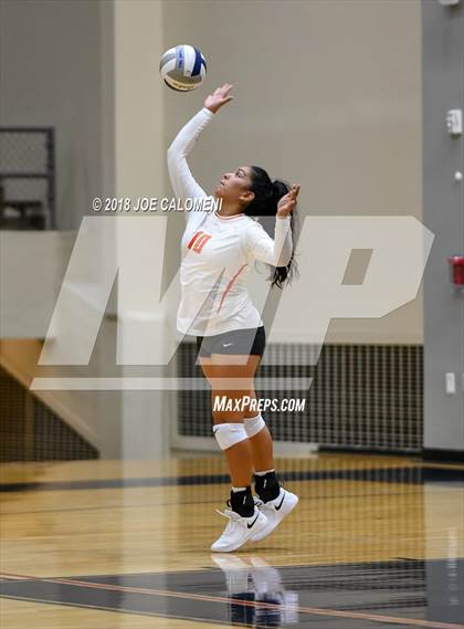 Thumbnail 2 in Burbank vs Lanier [Sidney] photogallery.