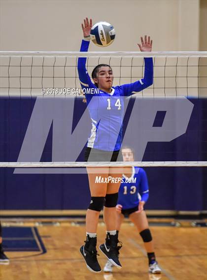Thumbnail 3 in Burbank vs Lanier [Sidney] photogallery.