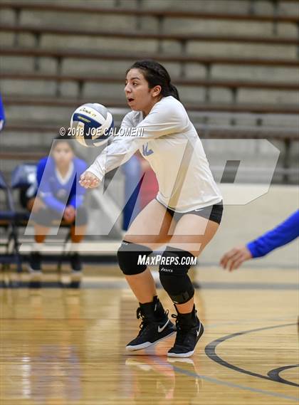 Thumbnail 1 in Burbank vs Lanier [Sidney] photogallery.