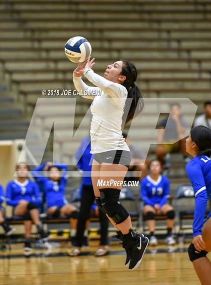 Thumbnail 1 in Burbank vs Lanier [Sidney] photogallery.