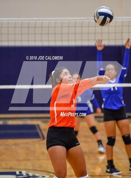 Thumbnail 2 in Burbank vs Lanier [Sidney] photogallery.