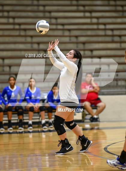 Thumbnail 2 in Burbank vs Lanier [Sidney] photogallery.