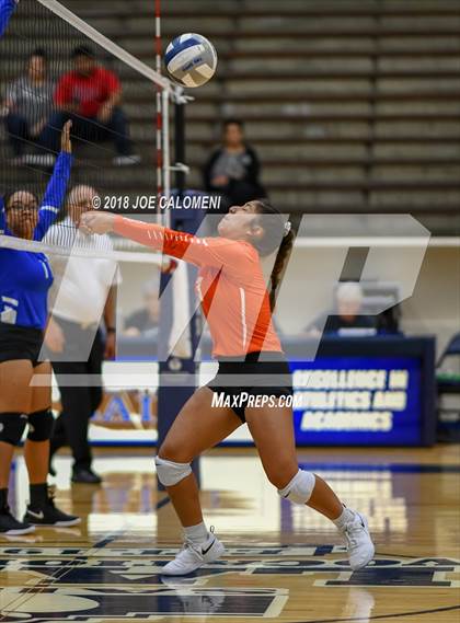 Thumbnail 3 in Burbank vs Lanier [Sidney] photogallery.