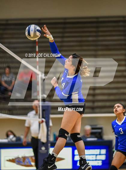 Thumbnail 1 in Burbank vs Lanier [Sidney] photogallery.