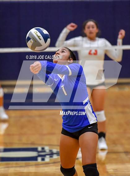 Thumbnail 3 in Burbank vs Lanier [Sidney] photogallery.